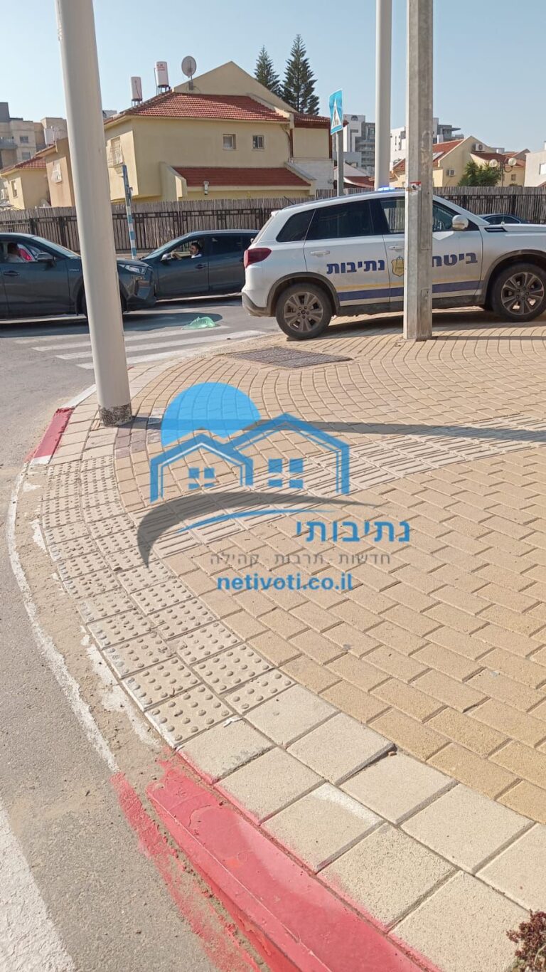 תאונת דרכים ברחוב תקומה בנתיבות שתי פצועות קל מפגיעת רכב