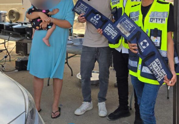 נתיבות פעוטה ננעלה בשגגה ברכב, מתנדבי ידידים חילצו אותה בשלום