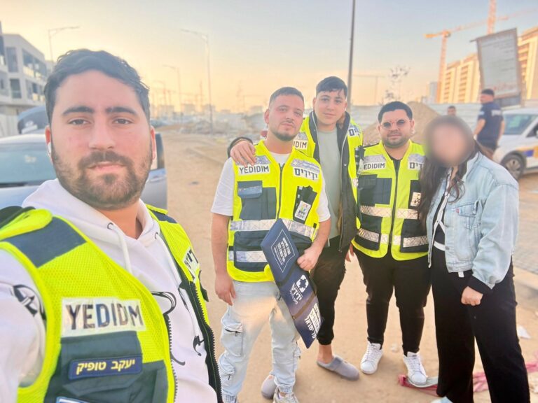 57d560e2-a72b-4d96-98be-debc79983193