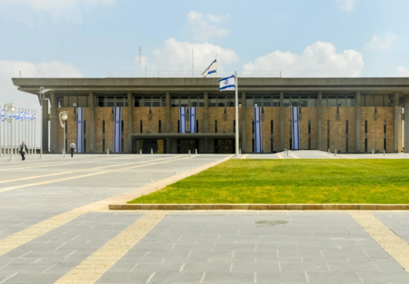 המערכת הפוליטית בישראל: חוסר יציבות, היערכות לבחירות ומהלך מפתיע אחד