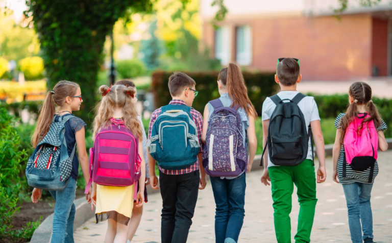 בין שער בית הספר לשער הלב