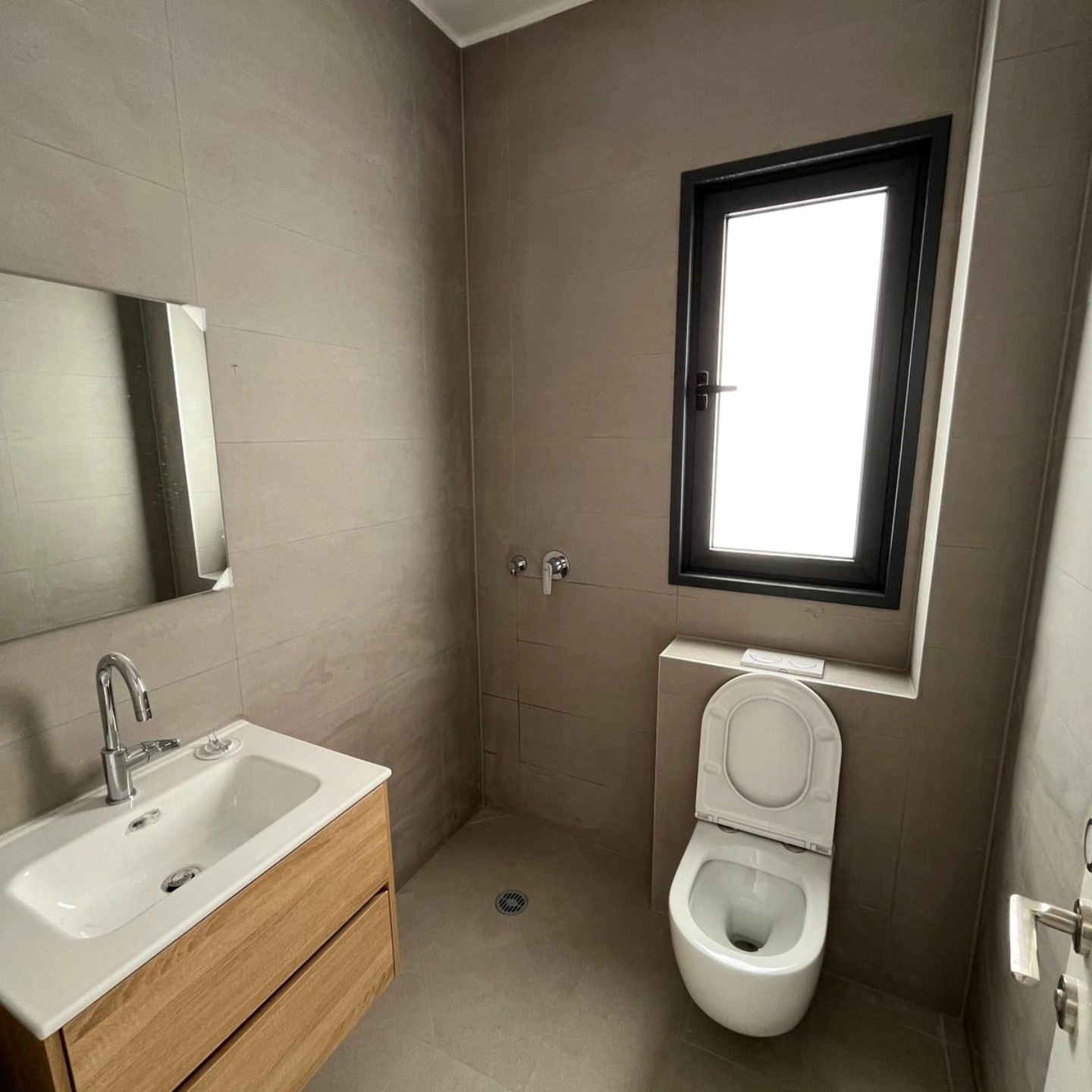 להשכרה דירת 3 חדרים נווה שרון נתיבות