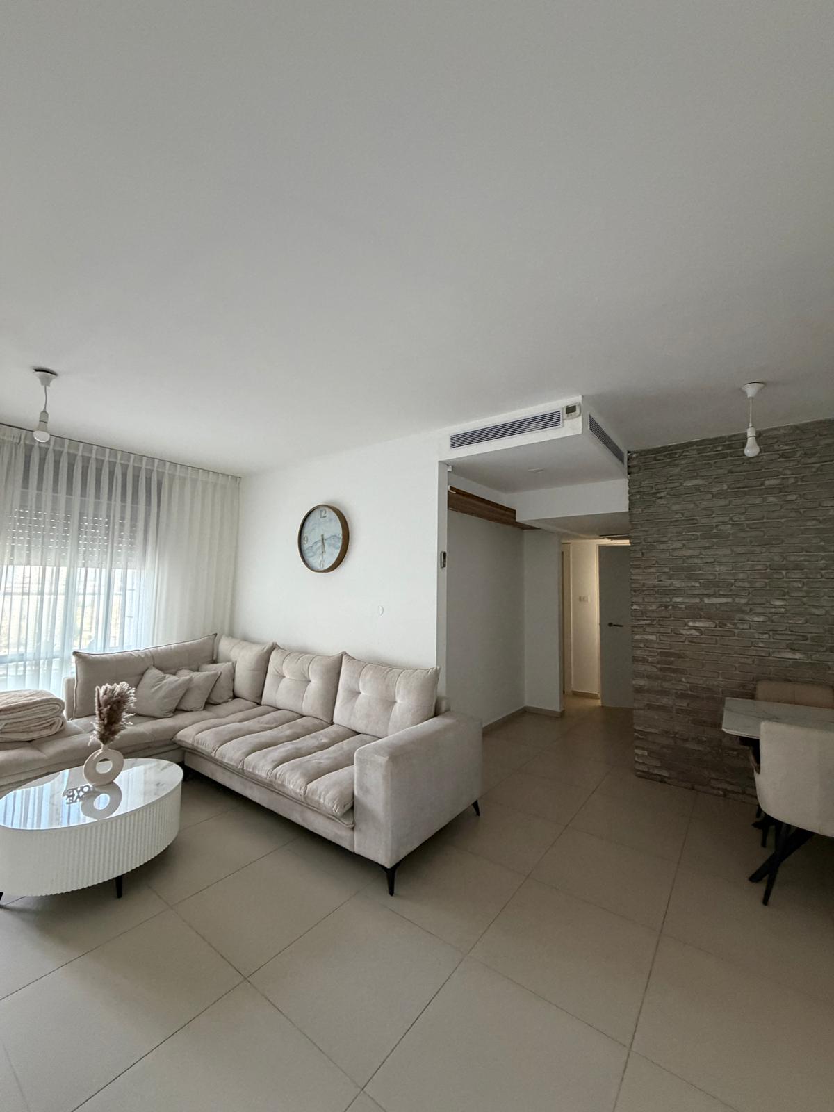 להשכרה דירת 4 חד בשכונת החורש