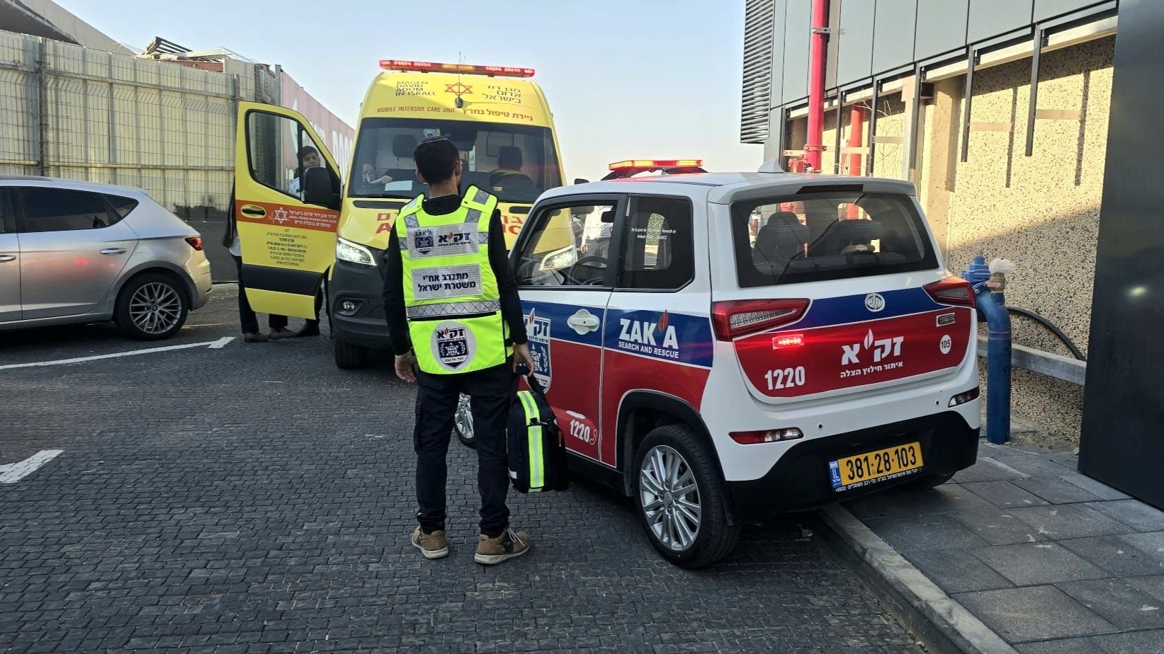 אופקים: גבר כבן 50 התמוטט במתחם ביג החדש, מותו אושר במקום