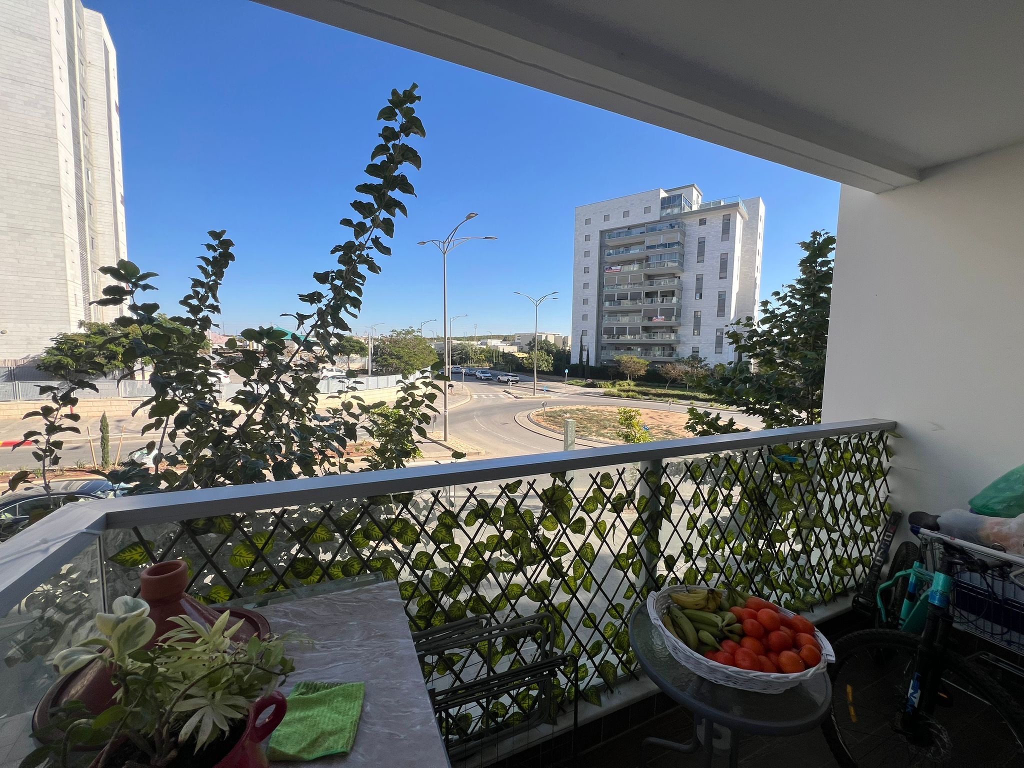 למכירה דירת 5 חד מרווחת קומה 1 בנווה שרון