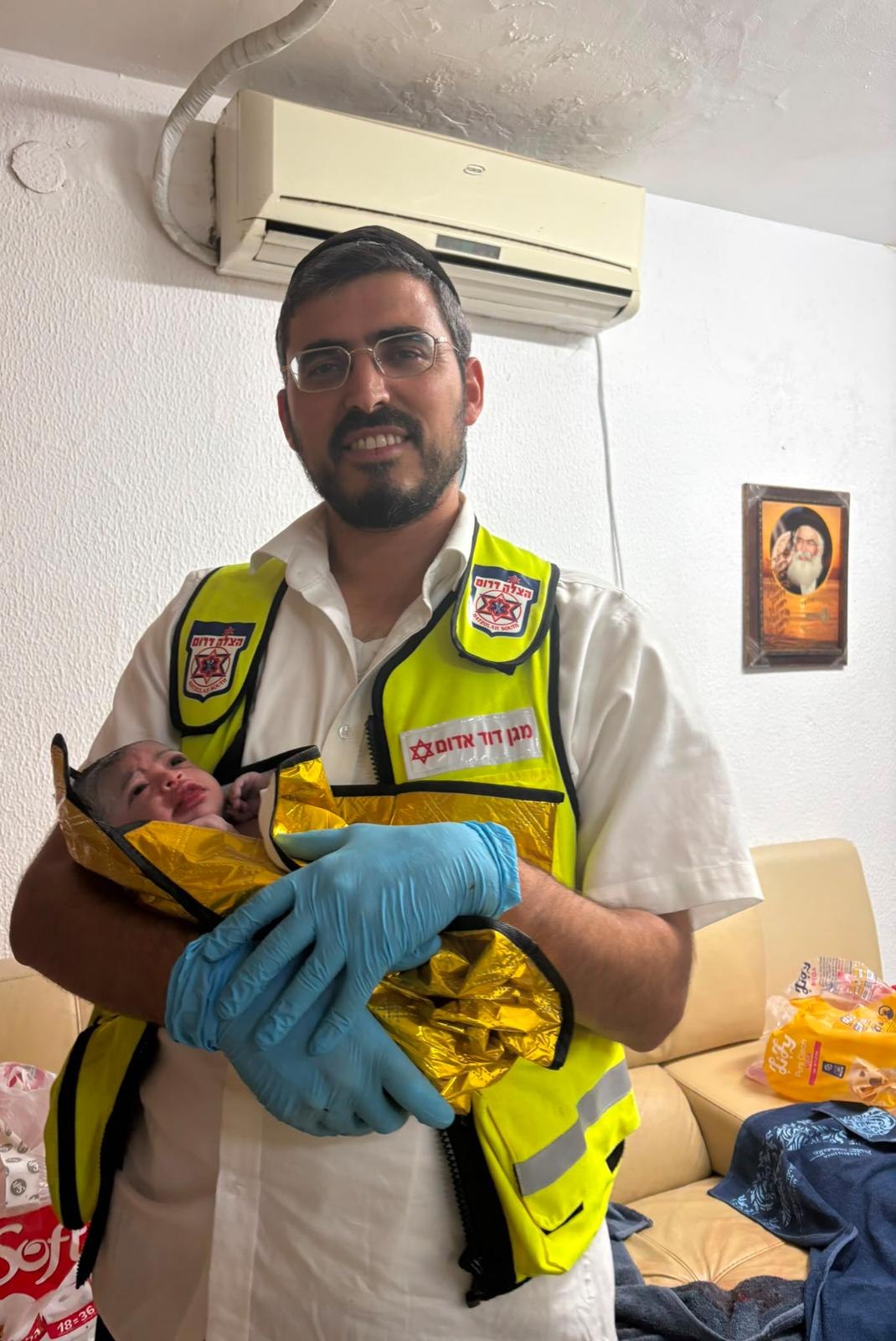 מזל טוב בנתיבות: לידה מוצלחת בבית, האם והתינוקת פונו במצב טוב