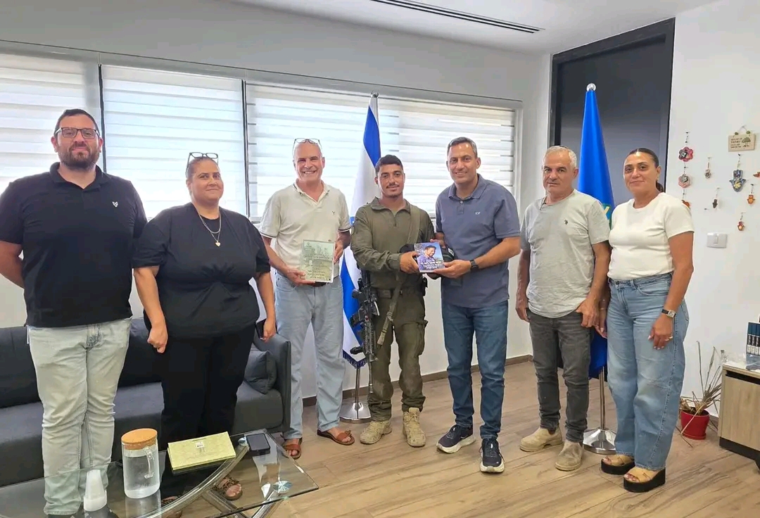 ראש עיריית שדרות בירך היום את רס"ל אדר ארגון על קבלת אות מצטיין הרמטכ"ל