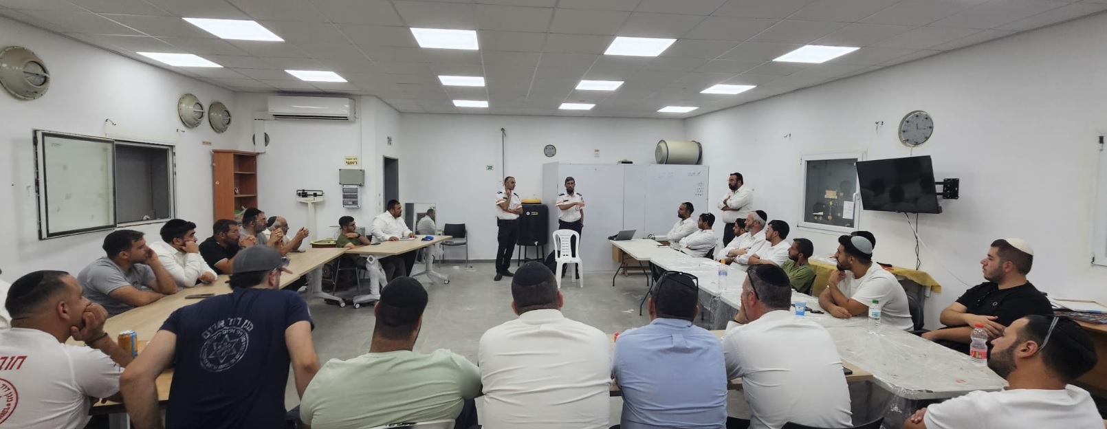 ממשיכים להתמקצע ולהציל חיים: 30 מתנדבי הצלה דרום החלו קורס חובשים בכירים בנתיבות